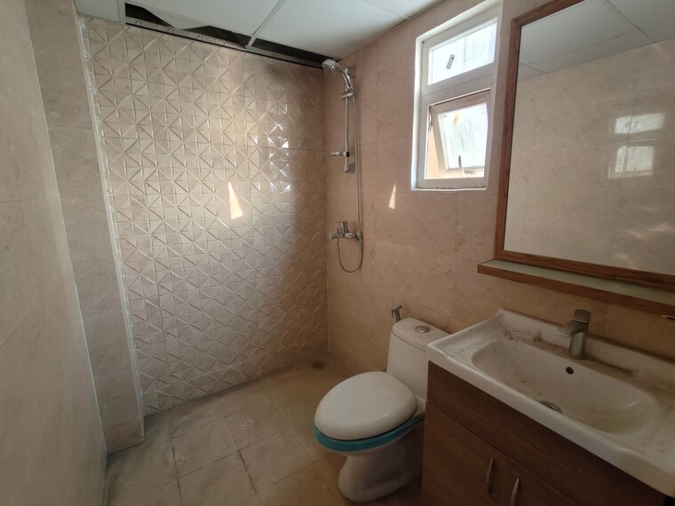 Bathroom, tulip-yellow 3 Bedroom 1704 Sq.Ft. Apartment In Sector 69 Gurgaon 9684203