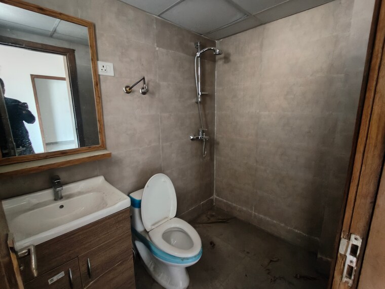 Bathroom, tulip-yellow 3 Bedroom 1704 Sq.Ft. Apartment In Sector 69 Gurgaon 9684203