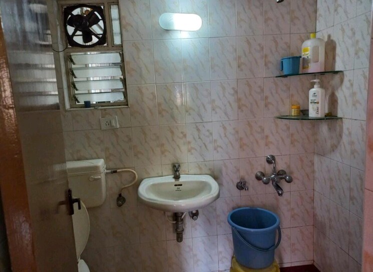 Bathroom, mantri-residency 2.5 Bedroom 1400 Sq.Ft. Apartment In Gottigere Bangalore 9684298