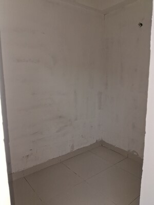 Room in 4 BHK Apartment at SG Vista, Raj Nagar Extension – for Sale