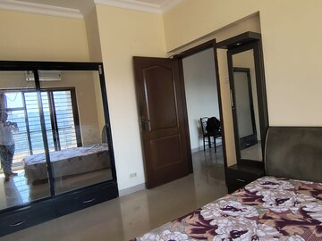 Room in 2 BHK Apartment at Interface Building, Malad West – for Rent