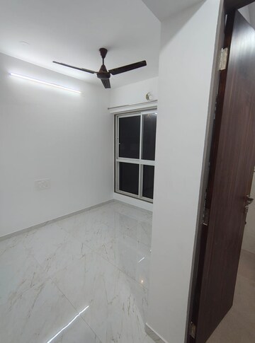 Room in 1 BHK Builder Floor at Ghatkopar East – for Rent