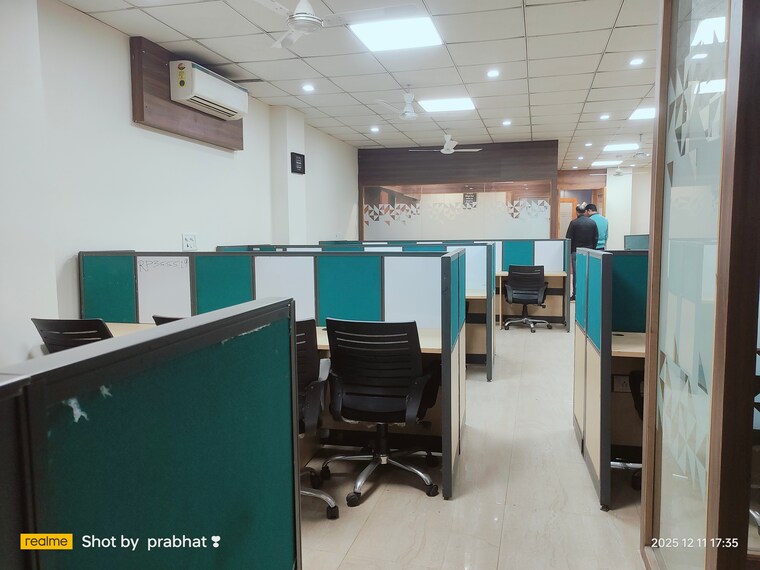 Team Area, sector 16 Commercial Office Space 2200 Sq.Ft. In Sector 16 Noida 9684630
