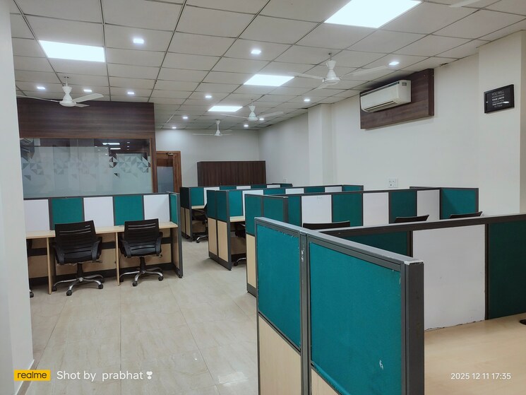 Team Area, sector 16 Commercial Office Space 2200 Sq.Ft. In Sector 16 Noida 9684630
