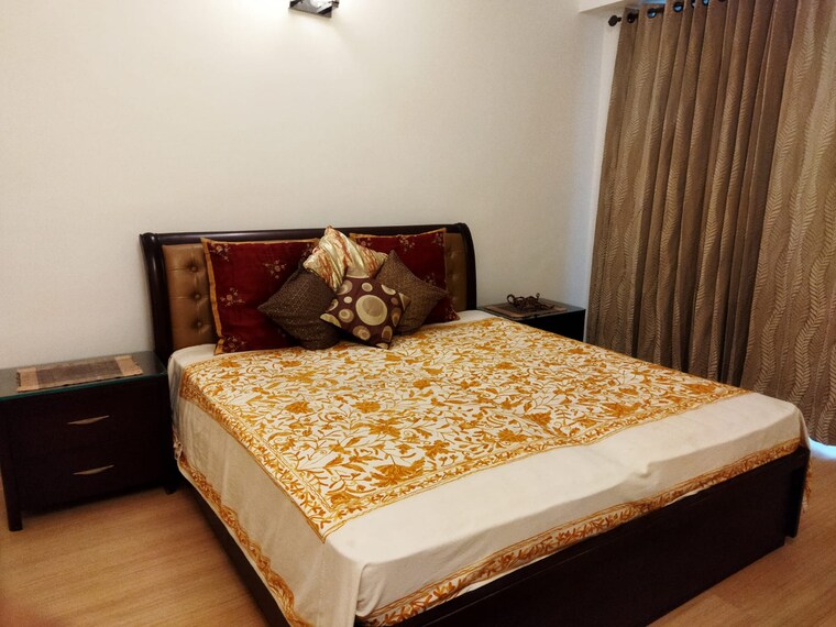 Bedroom, dlf-park-place 3 Bedroom 2204 Sq.Ft. Apartment In Sector 54 Gurgaon 9684561