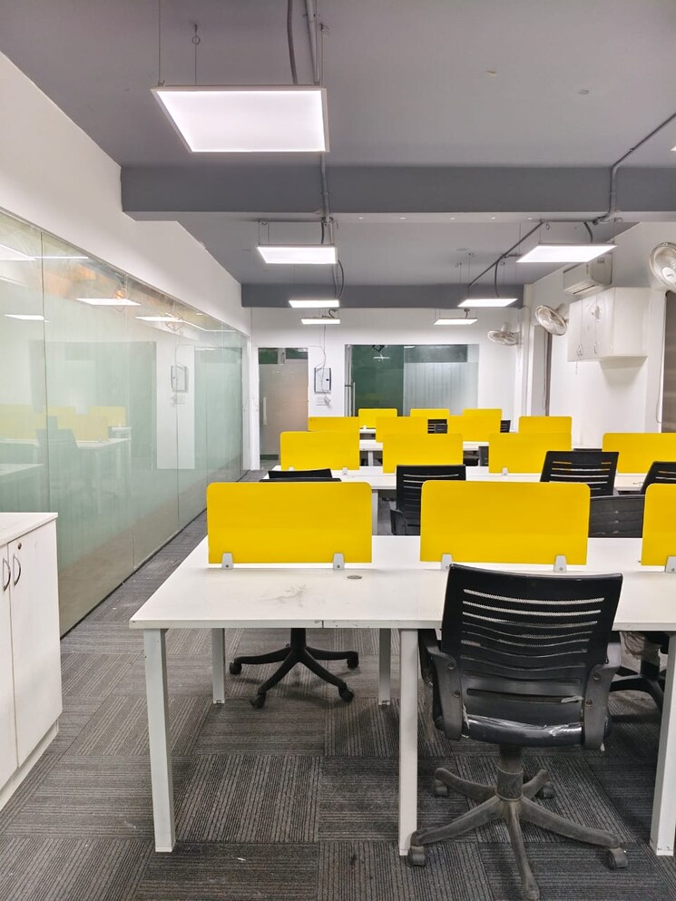 Team Area, sector 63 Commercial Office Space 1500 Sq.Ft. In Sector 63 Noida 9684631