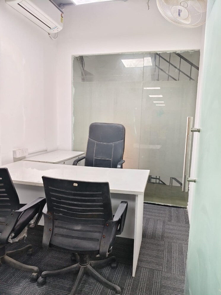 Team Area, sector 63 Commercial Office Space 1500 Sq.Ft. In Sector 63 Noida 9684631
