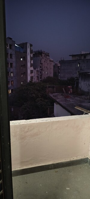 Balcony in 1 BHK Builder Floor at Dlf City Phase 3 – for Rent