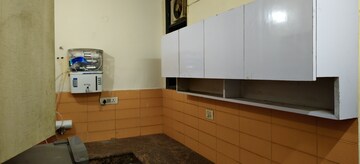 Kitchen in 1 BHK Builder Floor at Dlf City Phase 3 – for Rent