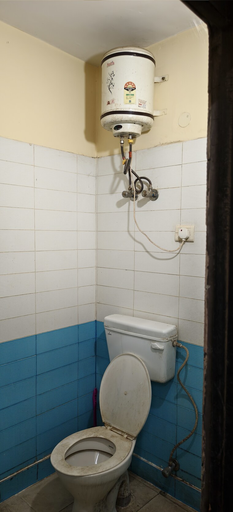 Bathroom, dlf city phase 3 1 Bedroom 755 Sq.Ft. Builder Floor In Dlf City Phase 3 Gurgaon 9684886