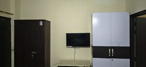 Furnished Amenities in 1 BHK Builder Floor at Dlf City Phase 3 – for Rent