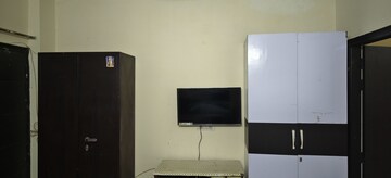 Furnished Amenities in 1 BHK Builder Floor at Dlf City Phase 3 – for Rent