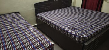 Bedroom in 1 BHK Builder Floor at Dlf City Phase 3 – for Rent