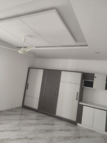 Room in 2 BHK Apartment at North Villa Kondapur, Kondapur – for Rent