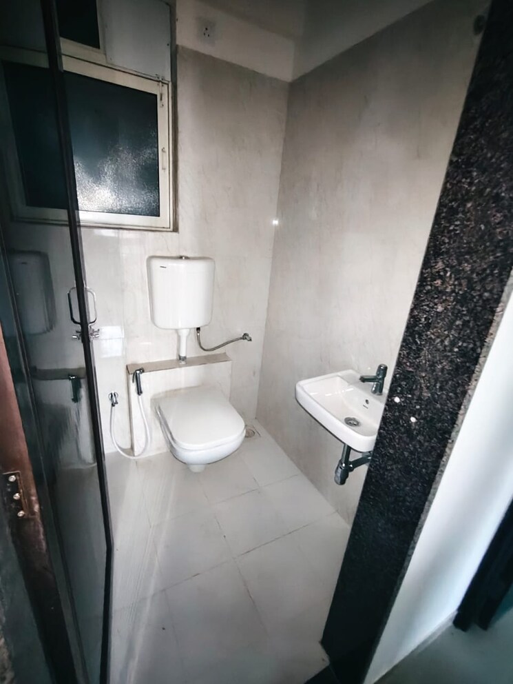 Bathroom, puraniks-tokyo-bay 1 Bedroom 446 Sq.Ft. Apartment In Kasarvadavali Thane 9684777