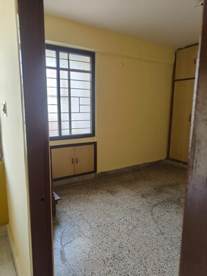Room in 2 BHK Apartment at Morabadi – for Rent