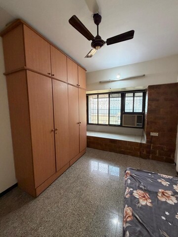 Room in 3 BHK Apartment at Goregaon East – for Sale