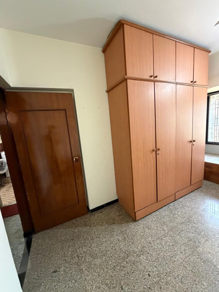 Room, goregaon east 3 Bedroom 880 Sq.Ft. Apartment In Goregaon East Mumbai 9684940