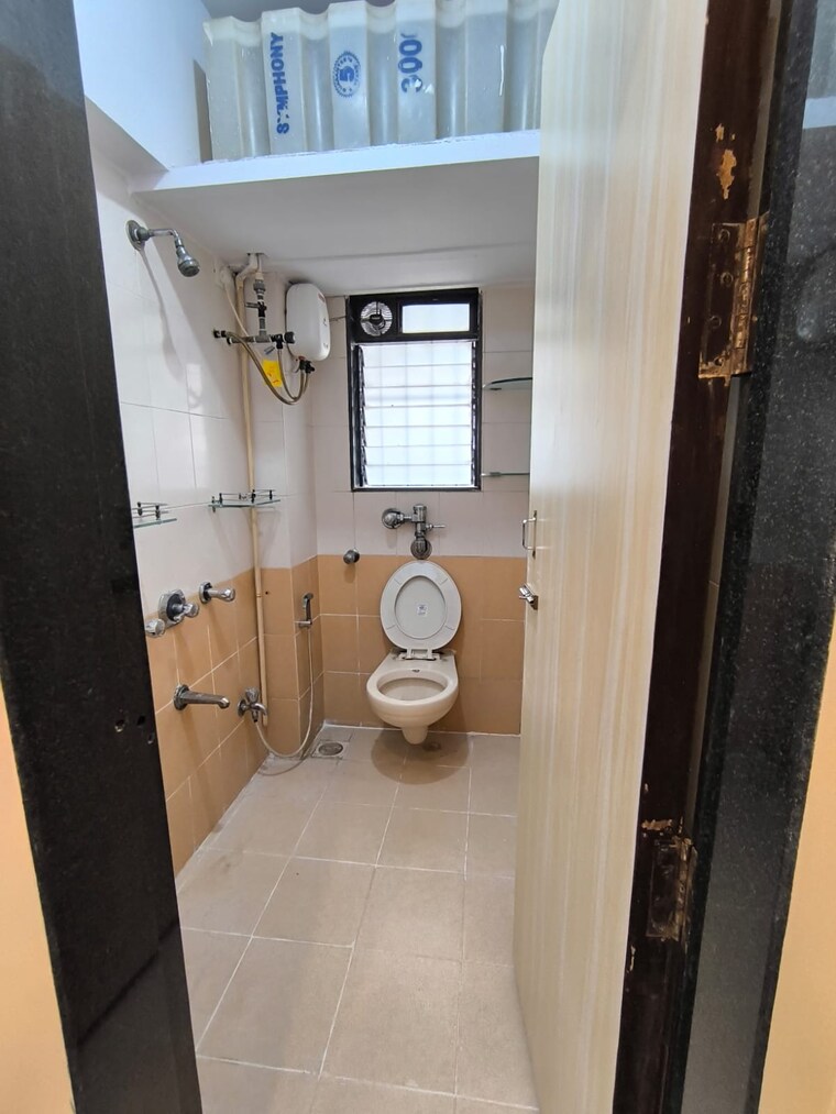 Bathroom, abrol-house 1 Bedroom 450 Sq.Ft. Apartment In Malad West Mumbai 9685001
