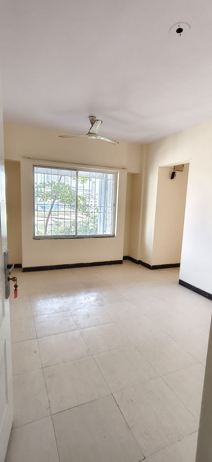 1 BHK + Extra Room Apartment For Rent in Pentagon Fortune East