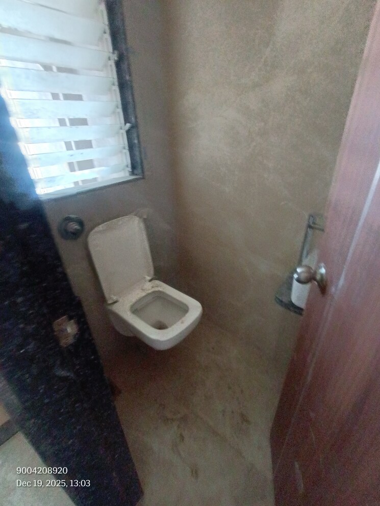 Bathroom, dadar west 3 Bedroom 960 Sq.Ft. Apartment In Dadar West Mumbai 9685114