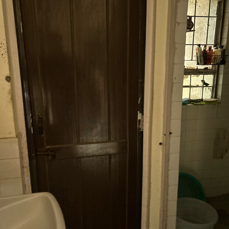 Bathroom, rwa-jalvayu-vihar-noida 2 Bedroom 900 Sq.Ft. Apartment In Sector 25 Noida 9685135