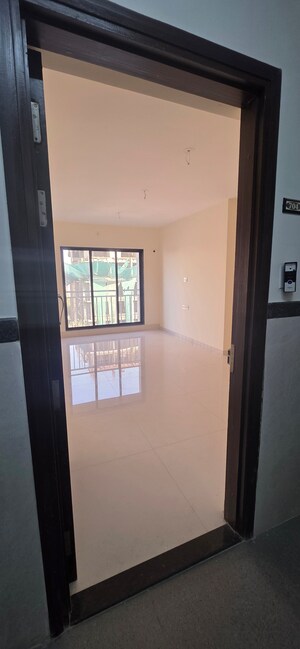 Room in 3 BHK Apartment at Romell Diva, Malad West – for Sale