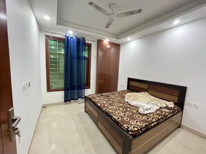 Bedroom in 2 BHK Apartment at Maidan Garhi – for Rent