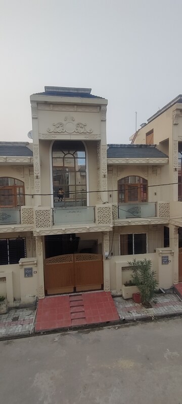 4 BHK Villa – Exterior View View at Safedabad - for Sale
