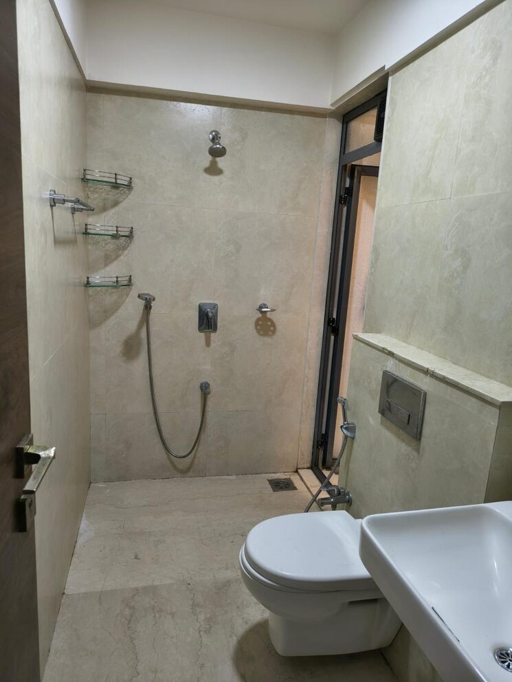 Bathroom, omkar-vayu 1 Bedroom 450 Sq.Ft. Apartment In Mahim Mumbai 9685205