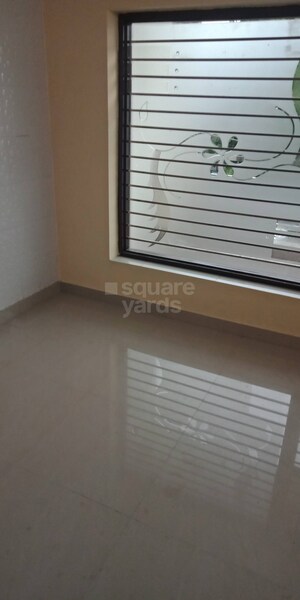 Room in 2 BHK Apartment at Sector 87 – for Rent