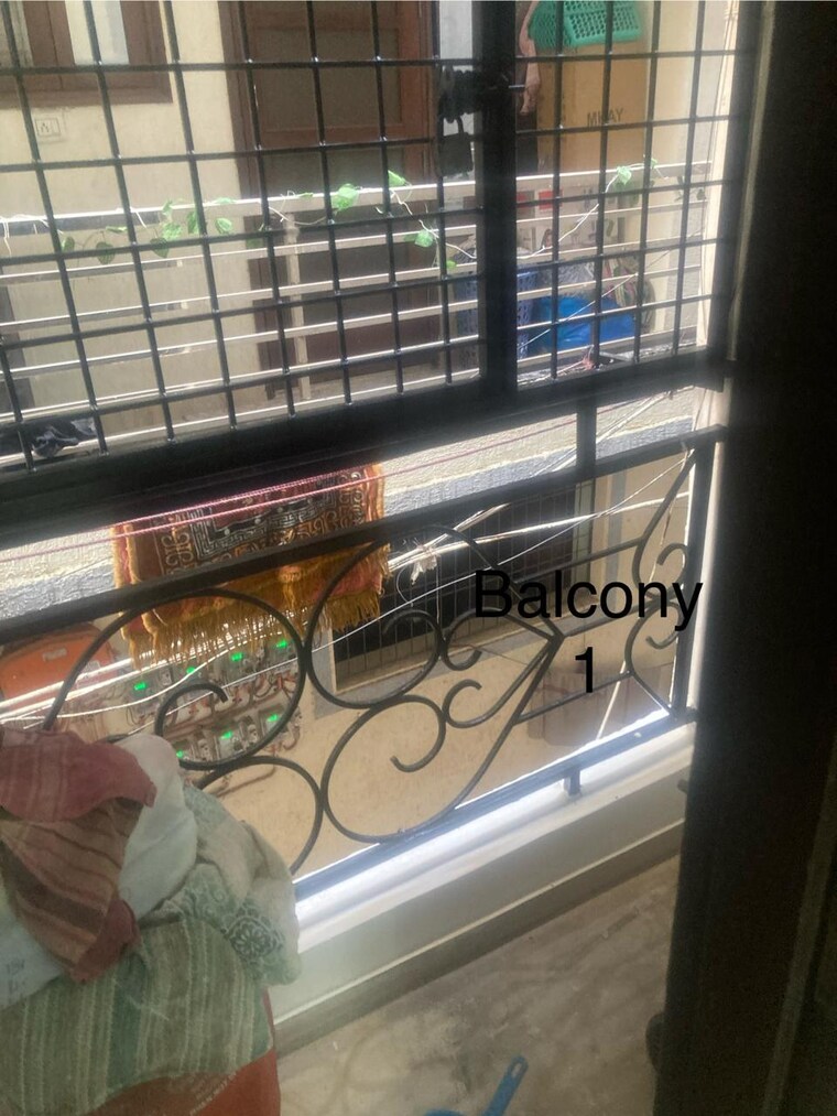 Balcony, chattarpur 3 Bedroom 110 Sq.Yd. Builder Floor In Chattarpur Delhi 9685266