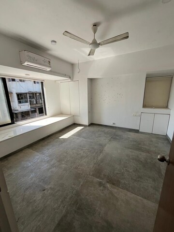 Room in 2 BHK Apartment at Marine View CHSL, Andheri West – for Rent