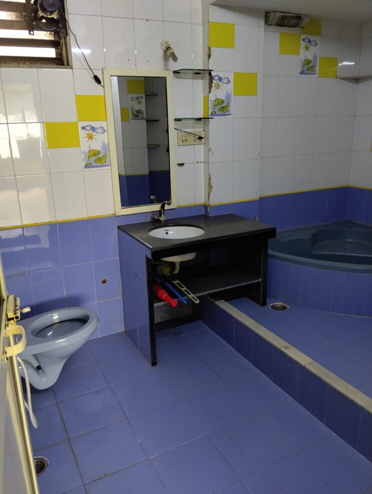 Team Area, sanpada Commercial Office Space 1000 Sq.Ft. In Sanpada Navi Mumbai 9685334