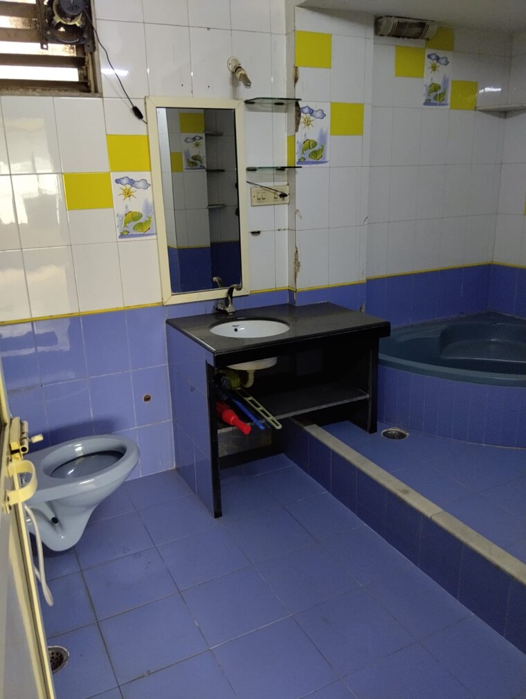 Team Area, sanpada Commercial Office Space 1000 Sq.Ft. In Sanpada Navi Mumbai 9685334