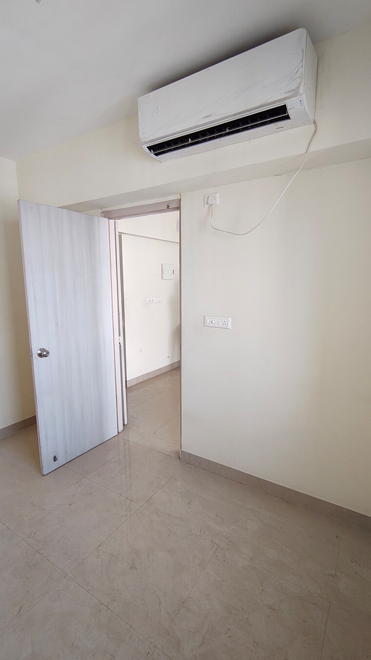 Room, lodha-crown-taloja-quality-homes 1 Bedroom 570 Sq.Ft. Apartment In Dombivli East Thane 9685505