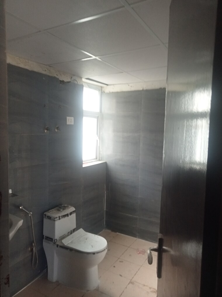 Bathroom, ansal-royal-heritage 2 Bedroom 780 Sq.Ft. Apartment In Sector 70 Faridabad 9685737