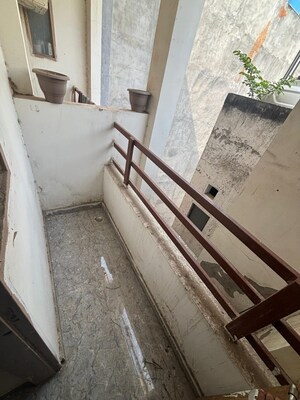 Balcony in Studio Builder Floor at DLF City Phase III, Sector 24 – for Rent