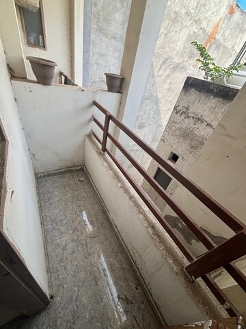 Balcony in Studio Builder Floor at DLF City Phase III, Sector 24 – for Rent