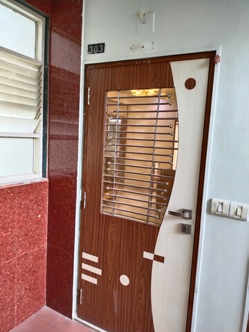 Furnished Amenities in 2 BHK Apartment at Vastrapur – for Rent