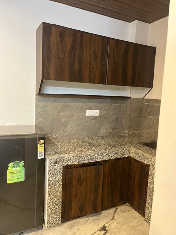 Furnished Amenities in 1 RK Builder Floor at DLF City Phase III, Sector 24 – for Rent