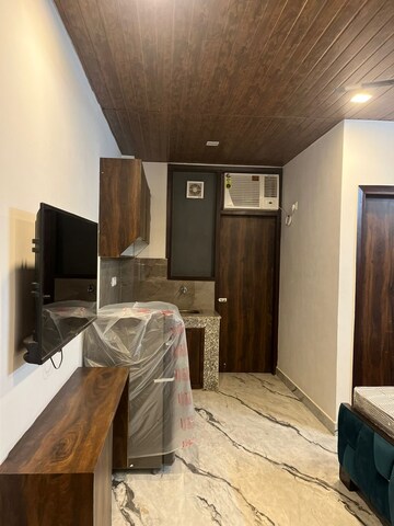 Bedroom in Studio Builder Floor at DLF City Phase III, Sector 24 – for Rent