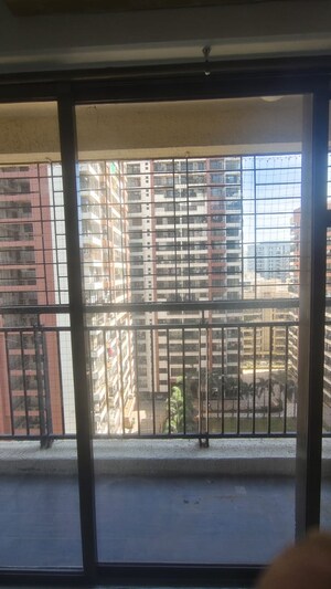 Room in 2 BHK Apartment at K Raheja Vihar, Powai – for Rent