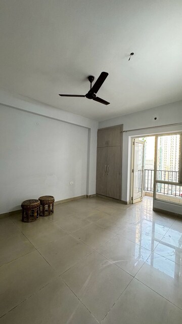 2 BHK Apartment For Rent in Gulshan Bellina, Sector 16 Greater Noida