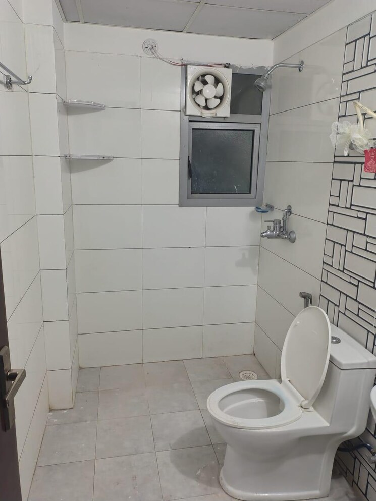 Bathroom, gulshan-bellina 2 Bedroom 597 Sq.Ft. Apartment In Sector 16 Greater Noida Greater Noida 9686025