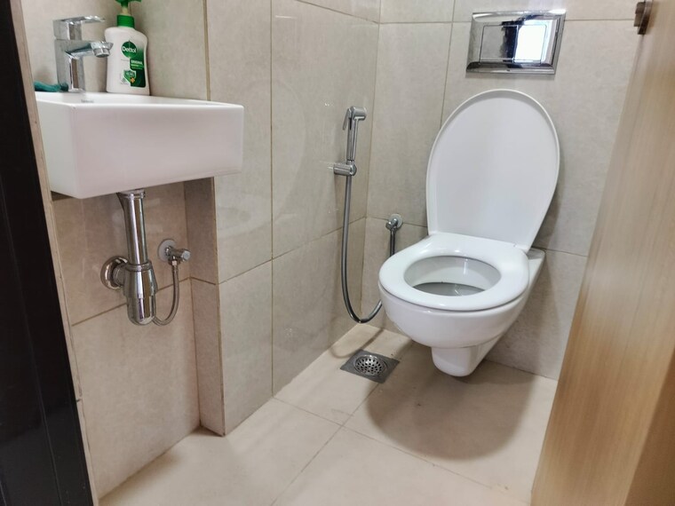 Bathroom, lnt-veridian 1 Bedroom 400 Sq.Ft. Apartment In Powai Mumbai 9686024