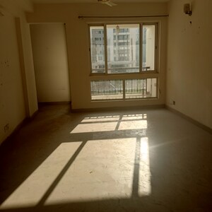 Room in 3 BHK Apartment at Jaypee Greens Kosmos, Sector 134 – for Sale