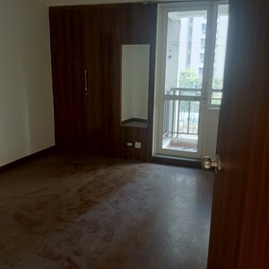 Room in 3 BHK Apartment at Jaypee Greens Kosmos, Sector 134 – for Sale