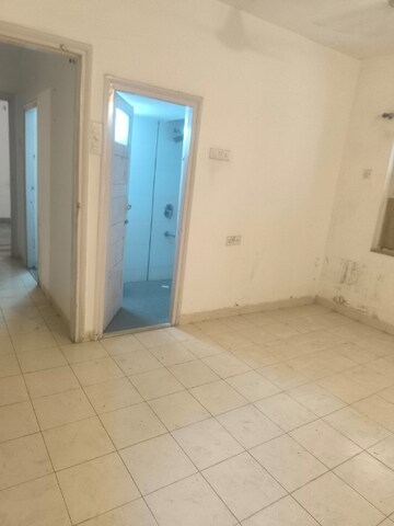 Room in 2 BHK Apartment at K Raheja Vihar, Powai – for Sale
