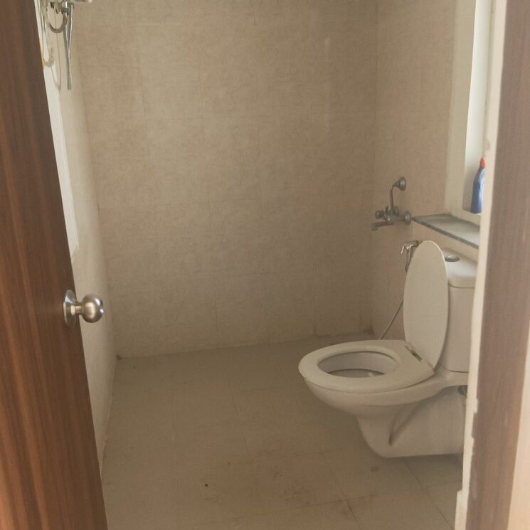 Bathroom, jaypee-greens-kosmos 3 Bedroom 817 Sq.Ft. Apartment In Sector 134 Noida 9686052